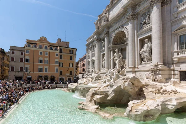 意大利 2017年6月23日 前往意大利罗马市的许愿泉 许愿池 的人们 — 图库照片