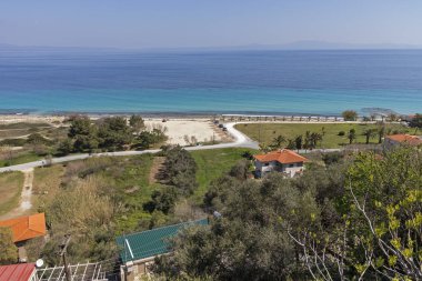 Afytos, Kassandra, Chalkidiki, Orta Makedonya, Yunanistan kentinin plajın panoramik görünümü