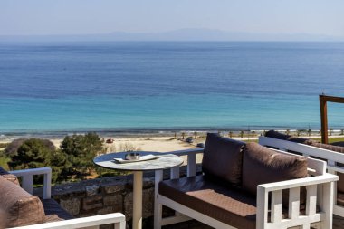 Afytos kentinin kıyı şeridinde tipik Yunan restoranı, Kassandra, Halkidiki, Orta Makedonya, Yunanistan