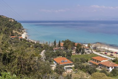 Afytos, Kassandra, Chalkidiki, Orta Makedonya, Yunanistan kentinin plajın panoramik görünümü