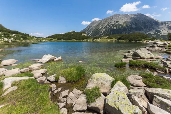 Muratovo Hvoynato Järven Kesämaisema Pirin Mountainilla Bulgariassa — kuvapankkivalokuva