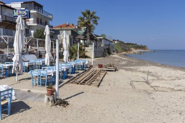 NEA FOKEA, KASSANDRA, GREECE - 31 Mart 2019: Nea Fokea kasabası Panorama, Kassandra, Chalkidiki, Orta Makedonya, Yunanistan