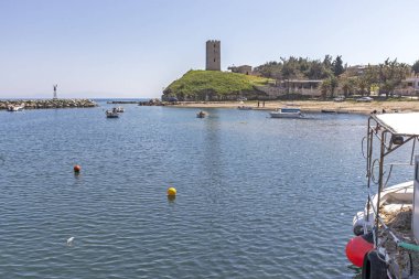 NEA FOKEA, KASSANDRA, GREECE - 31 Mart 2019: Nea Fokea kasabası Panorama, Kassandra, Chalkidiki, Orta Makedonya, Yunanistan