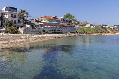 NEA FOKEA, KASSANDRA, GREECE - 31 Mart 2019: Nea Fokea kasabası Panorama, Kassandra, Chalkidiki, Orta Makedonya, Yunanistan