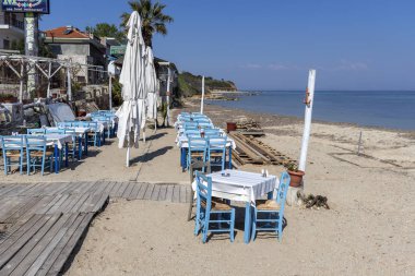 NEA FOKEA, KASSANDRA, GREECE - 31 Mart 2019: Nea Fokea kasabası Panorama, Kassandra, Chalkidiki, Orta Makedonya, Yunanistan
