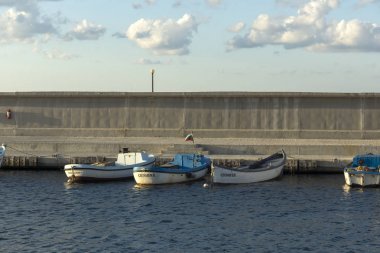 Chernomorets, Bulgaristan-11 Ağustos 2018: Chernomorets Limanı muhteşem günbatımı deniz manzarası, Burgaz Bölgesi, Bulgaristan