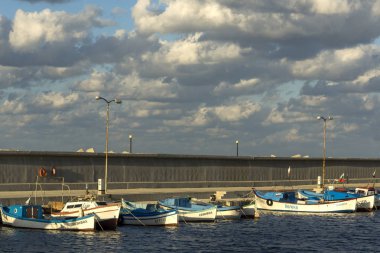 Chernomorets, Bulgaristan-11 Ağustos 2018: Chernomorets Limanı muhteşem günbatımı deniz manzarası, Burgaz Bölgesi, Bulgaristan