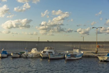 Chernomorets, Bulgaristan-11 Ağustos 2018: Chernomorets Limanı muhteşem günbatımı deniz manzarası, Burgaz Bölgesi, Bulgaristan