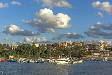 Chernomorets, Bulgaristan-11 Ağustos 2018: Chernomorets Limanı muhteşem günbatımı deniz manzarası, Burgaz Bölgesi, Bulgaristan