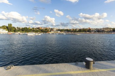 Chernomorets, Bulgaristan-11 Ağustos 2018: Chernomorets Limanı muhteşem günbatımı deniz manzarası, Burgaz Bölgesi, Bulgaristan