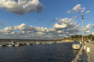 Chernomorets, Bulgaristan-11 Ağustos 2018: Chernomorets Limanı muhteşem günbatımı deniz manzarası, Burgaz Bölgesi, Bulgaristan