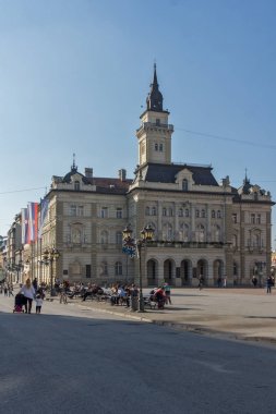 Novi Sad, Vojvodina, Sırbistan-11 Kasım 2018: Novi Sad şehir merkezinde Belediye Binası, Vojvodina, Sırbistan