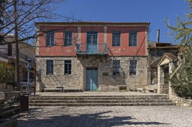 AFYTOS, KASSANDRA, GREECE - 31 Mart 2019: Tarihi Afytos, Kassandra, Chalkidiki, Orta Makedonya, Yunanistan 'daki Eski Evler