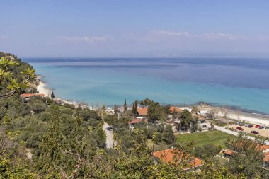 Afytos, Kassandra, Yunanistan-31 Mart, 2019: Afytos tarihi kasabası kıyı şeridi, Kassandra, Halkidiki, Orta Makedonya, Yunanistan