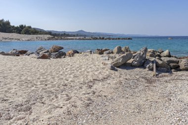 Kassandra Yarımadası, Chalkidiki, Orta Makedonya, Yunanistan 'da Lagoon Beach 'in muhteşem manzarası