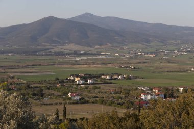 Selanik şehri yakınındaki Chalkidiki Dağı Chortiatis ve kırsal arazi Sunset Landscape, Orta Makedonya, Yunanistan