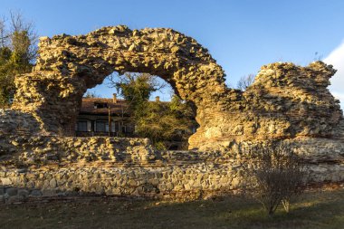 Antik Roma şehri Diocletianopolis, Hisarya kasaba, Plovdiv Bölge, Bulgaristan surlarının kalıntıları gün batımı görünümü