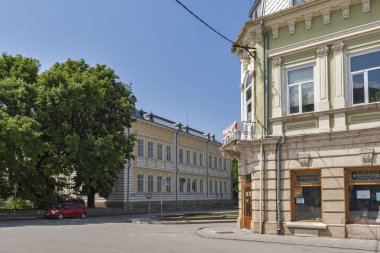 Silistre, Bulgaristan - 1 Mayıs 2008: Silistre şehir merkezinde bina ve sokak, Bulgaristan