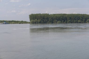Silistre, Bulgaristan - 1 Mayıs 2008: Tuna Nehri, Silistre kasabasından geçerken, Bulgaristan