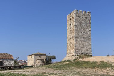 Nea Fokea kasabasındaki Antik Bizans Kulesi, Kassandra, Chalkidiki, Orta Makedonya, Yunanistan