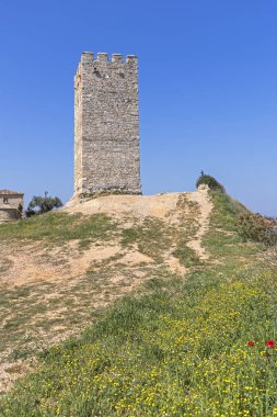 Nea Fokea kasabasındaki Antik Bizans Kulesi, Kassandra, Chalkidiki, Orta Makedonya, Yunanistan
