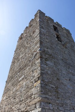 Nea Fokea kasabasındaki Antik Bizans Kulesi, Kassandra, Chalkidiki, Orta Makedonya, Yunanistan
