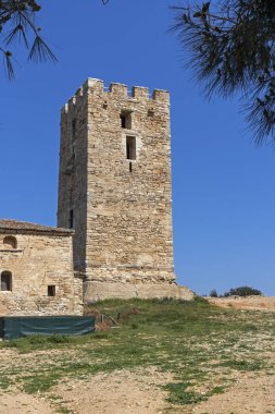 Nea Fokea kasabasındaki Antik Bizans Kulesi, Kassandra, Chalkidiki, Orta Makedonya, Yunanistan
