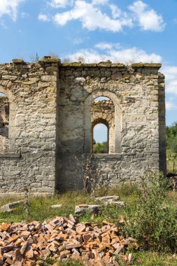 Zhrebchevo Rezervuarı'nın dibindeki Rila'lı Aziz John Antik Ortaçağ Doğu Ortodoks kilisesi, Sliven Bölgesi, Bulgaristan