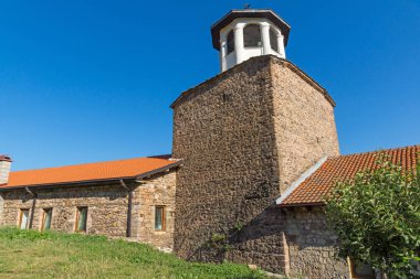 Lesnovo Manastırı, Kuzey Makedonya - 21 Temmuz 2018: Kuzey Makedonya Cumhuriyeti,Lesnovo'lu Aziz Başmelek Michael ve Aziz Hermit Gabriel'in Lesnovo Manastırı'nın gün batımı manzarası