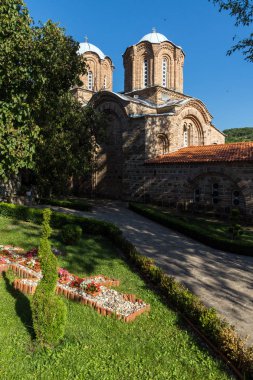 Lesnovo Manastırı, Kuzey Makedonya - 21 Temmuz 2018: Kuzey Makedonya Cumhuriyeti,Lesnovo'lu Aziz Başmelek Michael ve Aziz Hermit Gabriel'in Lesnovo Manastırı'nın gün batımı manzarası
