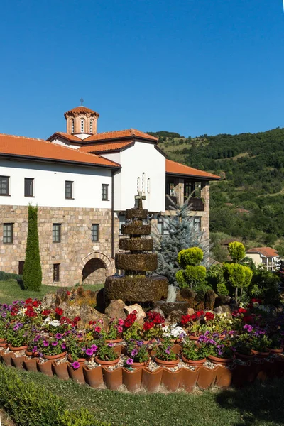 Lesnovo Manastırı, Kuzey Makedonya - 21 Temmuz 2018: Kuzey Makedonya Cumhuriyeti,Lesnovo'lu Aziz Başmelek Michael ve Aziz Hermit Gabriel'in Lesnovo Manastırı'nın gün batımı manzarası
