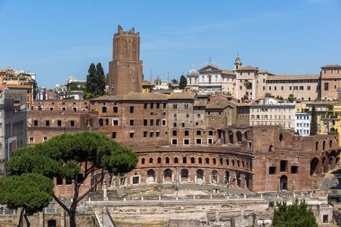 Rome, İtalya - 23 Haziran 2017: Panoramik Roma çatıdan sunak vatanın, İtalya