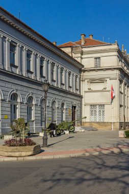 Novi Sad, Vojvodina, Sırbistan-11 Kasım 2018: Novi Sad şehir merkezinde tipik binalar, Vojvodina, Sırbistan