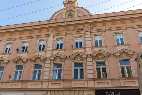 ノヴィ ヴォイヴォディナ セルビア 月11日 2018 ノヴィ サド市の中心部にある典型的な建物 ヴォイヴォディナ セルビア — ストック写真