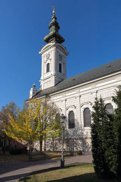塞尔维亚伏伊伏丁那诺维萨德 2018年11月11日 塞尔维亚伏伊伏丁那诺维萨德市圣乔治圣大教堂 — 图库照片