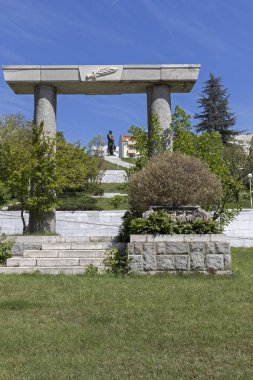 Sandanski, Bulgaristan - 29 Nisan 2019: Bulgaristan'ın Sandanski kasabasındaki Trakya gladyatörü Spartacus Anıtı