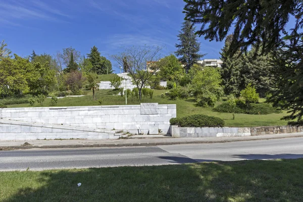 Sandanski, Bulgaristan - 29 Nisan 2019: Bulgaristan'ın Sandanski kasabasındaki Trakya gladyatörü Spartacus Anıtı