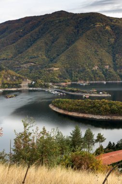 Vacha (Antonivanovtsi) Rezervuar, Rodop Dağları, Filibe Bölgesi, Bulgaristan gün batımı ladscape