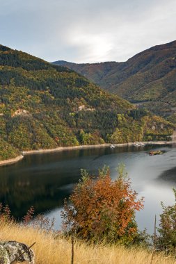 Vacha (Antonivanovtsi) Rezervuar, Rodop Dağları, Filibe Bölgesi, Bulgaristan gün batımı ladscape