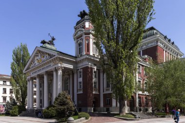 Sofya, Bulgaristan - 24 Nisan 2019: Sofya'da Ulusal Tiyatro Ivan Vazov Binası, Bulgaristan