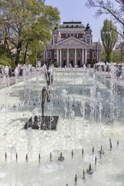 Sofya, Bulgaristan - 24 Nisan 2019: Sofya'da Ulusal Tiyatro Ivan Vazov Binası, Bulgaristan