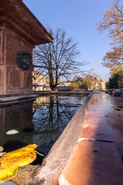 Sremski Karlovci, Voyvodina, Sırbistan - 11 Kasım 2018: Srijemski Karlovci şehir merkezinin panoramik manzarası, Voyvodina, Sırbistan