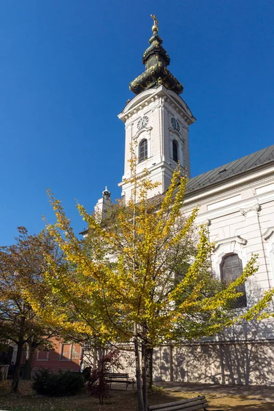 诺维萨德 伏伊伏丁娜 塞尔维亚 2018年11月11日 在诺维萨德市圣乔治东正教教堂 伏伊伏丁娜 塞尔维亚 — 图库照片