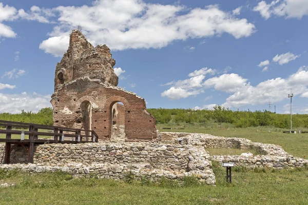 Iglesia Roja Ruinas Basílica Cristiana Bizantina Temprana Cerca Ciudad Perushtitsa —  Fotos de Stock