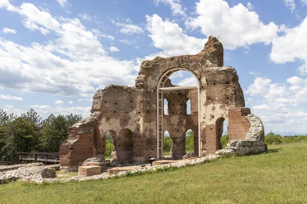 Kızıl Kilise - Perushtitsa kasabası yakınlarındaki erken Bizans Hıristiyan bazilikası kalıntıları, Plovdiv Bölgesi, Bulgaristan
