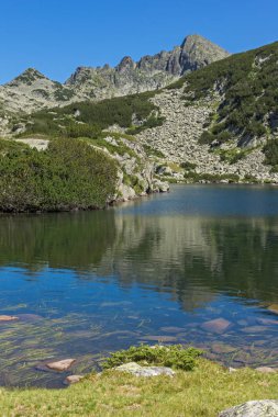Mozgovishka geçidi yakınlarındaki Prevalski gölleri ile Amazing Manzara, Pirin Dağı, Bulgaristan