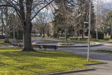 Hisarya, Bulgaristan - 26 Aralık 2018: Hisarya şehir merkezinde çeşme, Filibe Bölgesi, Bulgaristan