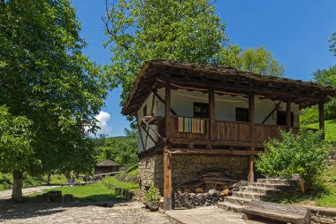 Etar, Gabrovo, Bulgaristan- 6 Temmuz 2018: Etar köyünde (Etara) Gabrovo kasabası yakınlarındaki eski bir değirmen, Bulgaristan