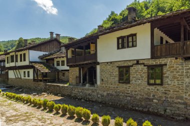 Etar, Gabrovo, Bulgaristan- 6 Temmuz 2018: Etar köyündeeski ev (Etara) Gabrovo kasabası yakınlarında, Bulgaristan