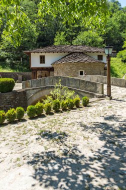 Etar, Gabrovo, Bulgaristan- 6 Temmuz 2018: Etar köyündeeski ev (Etara) Gabrovo kasabası yakınlarında, Bulgaristan